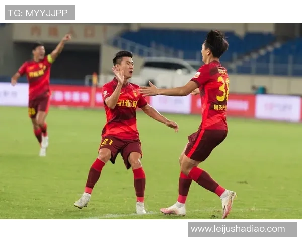 南京网球队以90分领跑邀请赛积分榜展现强劲实力和团队合作精神 南京网球队以90分领跑邀请赛积分榜展现强劲实力和团队合作精神